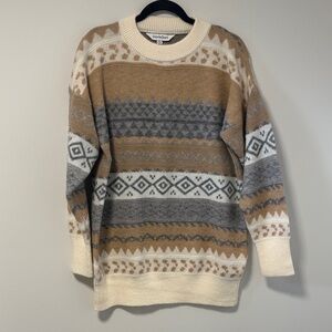 DAVI & DANI Women's Tan and Gray Patterned Crewneck Sweater